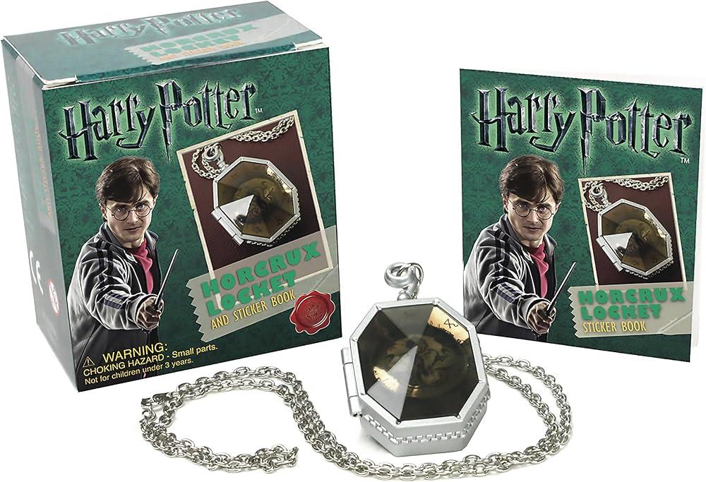 BOOK KIT HARRY POTTER HORCRUX LOCKET & STICKER BOOK