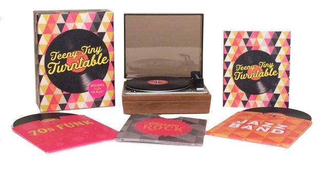 BOOK KIT TEENY-TINY TURNTABLE